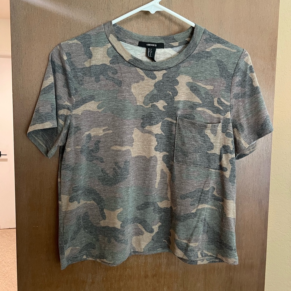 Forever 21 Camo T shirt
